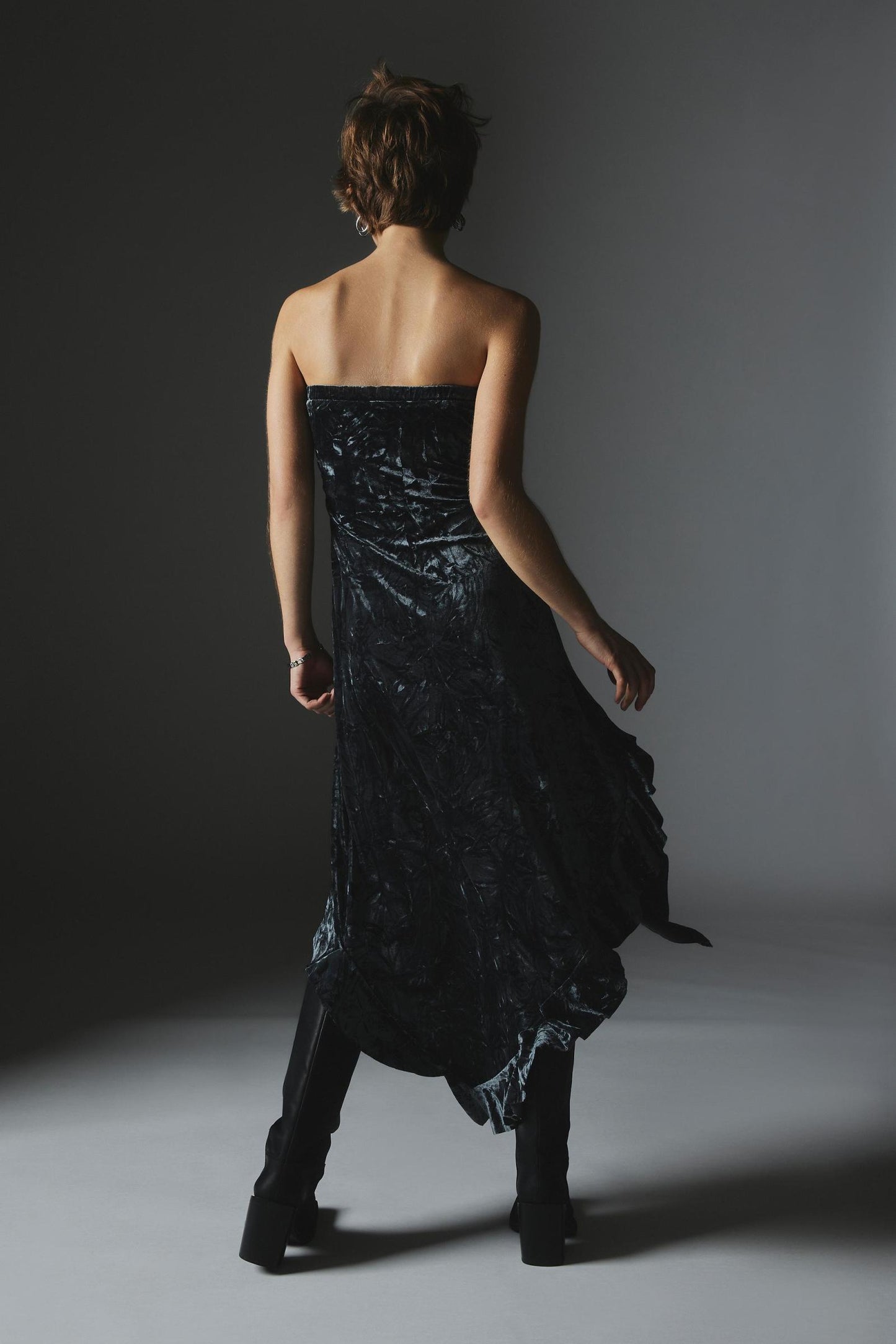 Silence + Noise Luna Velvet Strapless Midi Dress